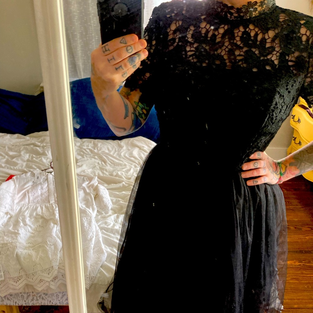 Chi chi London High neck, tulle dress

UK 12, US 8.
